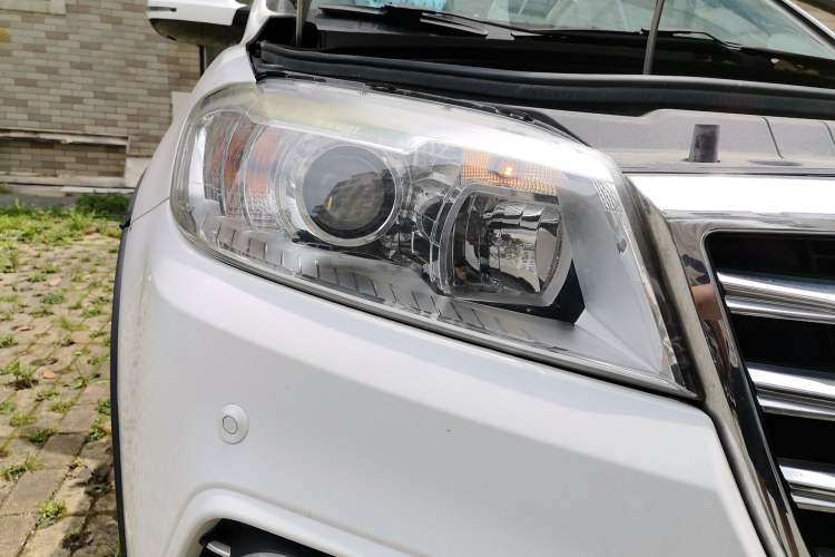 Used Haval H6 2015 Revised Version Sport Edition 1.5T Manual Transmission Two-Wheel Drive Elite Grade Right Front Headlight