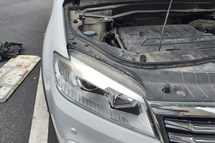Used Haval H6 2015 Revised Version Sport Edition 1.5T Manual Transmission Two-Wheel Drive Elite Grade Right Front Headlight