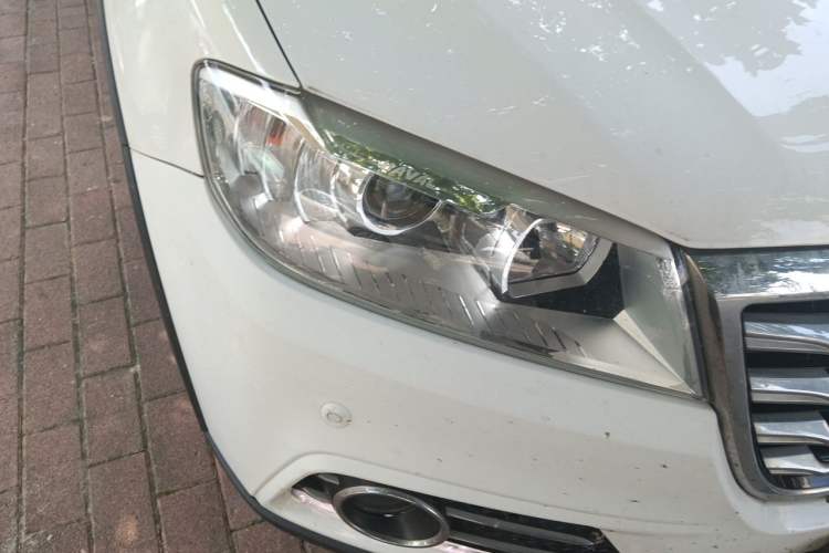 Used Haval H6 2015 Sport Edition 1.5T Automatic Two-Wheel Drive Luxury Model Right Front Headlight