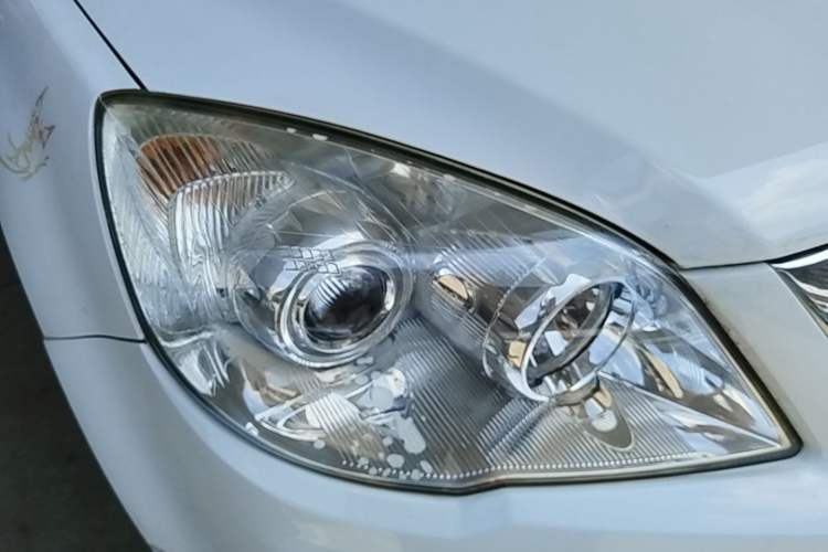 Used Haval H6 2015 Upgraded Model 1.5T Manual Two-Wheel Drive Elite Version Right Front Headlight