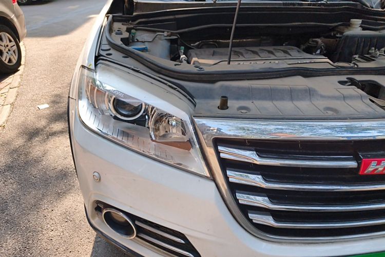 Used Haval H6 2015 Sport Edition 1.5T Automatic Two-Wheel Drive Luxury Model Right Front Headlight