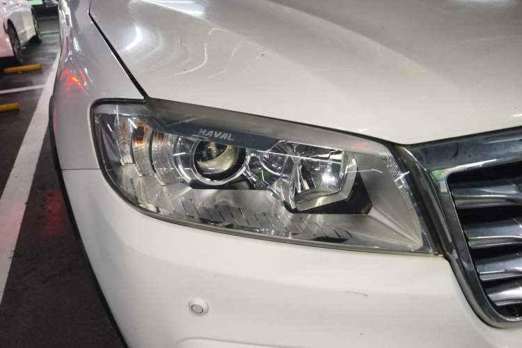 Used Haval H6 2015 Revised Version Sport Edition 1.5T Manual Transmission Two-Wheel Drive Elite Grade Right Front Headlight