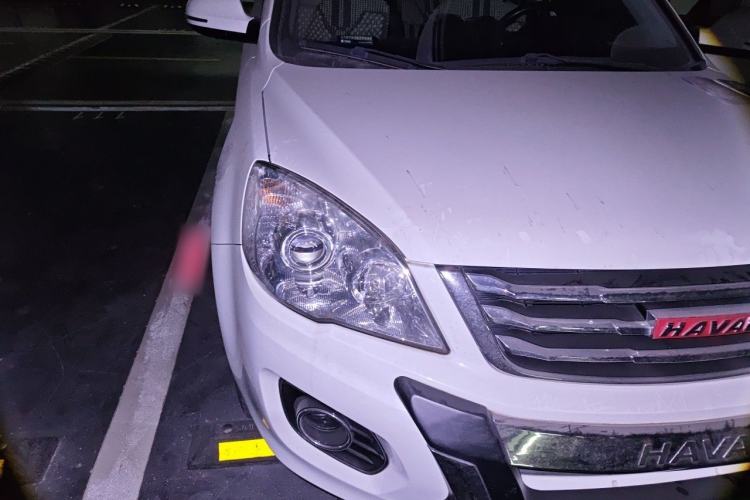 Used Haval H6 2015 Upgraded Model 1.5T Manual Two-Wheel Drive Elite Version Right Front Headlight