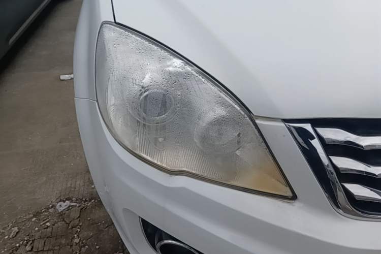 Used Haval H6 2015 Upgraded Model 1.5T Manual Two-Wheel Drive Elite Version Right Front Headlight