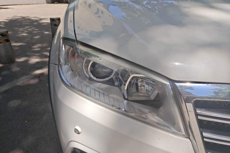 Used Haval H6 2015 Revised Version Sport Edition 1.5T Manual Transmission Two-Wheel Drive Elite Grade Right Front Headlight