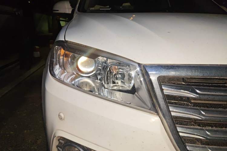 Used Haval H6 2015 Revised Version Sport Edition 1.5T Manual Transmission Two-Wheel Drive Elite Grade Right Front Headlight