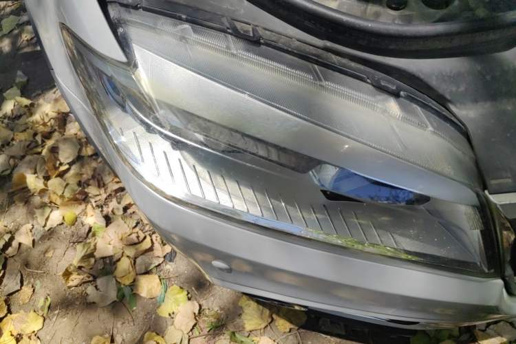 Used Haval H6 2015 Sport Edition 1.5T Automatic Two-Wheel Drive Luxury Model Right Front Headlight