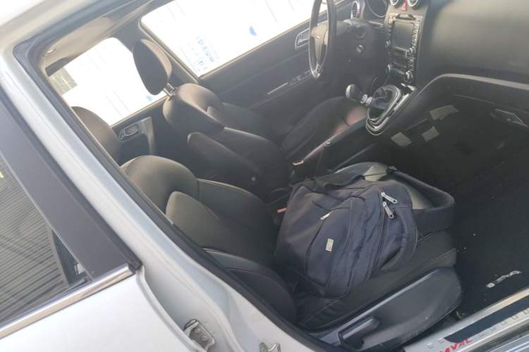 Used Haval H6 2015 Upgraded Model 1.5T Manual Two-Wheel Drive Elite Version Right Front Seat