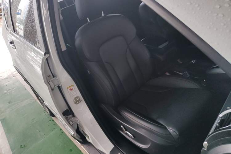 Used Haval H6 2015 Sport Edition 1.5T Automatic Two-Wheel Drive Luxury Model Right Front Seat