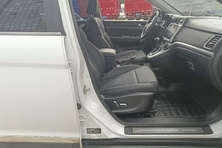 Used Haval H6 2015 Sport Edition 1.5T Automatic Two-Wheel Drive Luxury Model Right Front Seat
