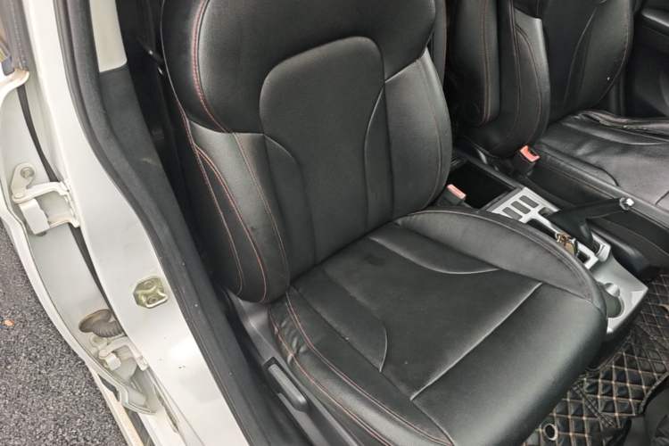 Used Haval H6 2015 Upgraded Model 1.5T Manual Two-Wheel Drive Elite Version Right Front Seat