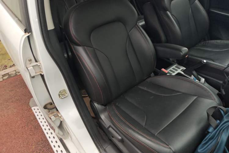 Used Haval H6 2015 Upgraded Model 1.5T Manual Two-Wheel Drive Elite Version Right Front Seat