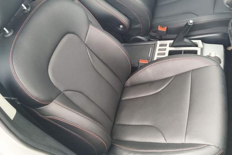 Used Haval H6 2015 Upgraded Model 1.5T Manual Two-Wheel Drive Elite Version Right Front Seat