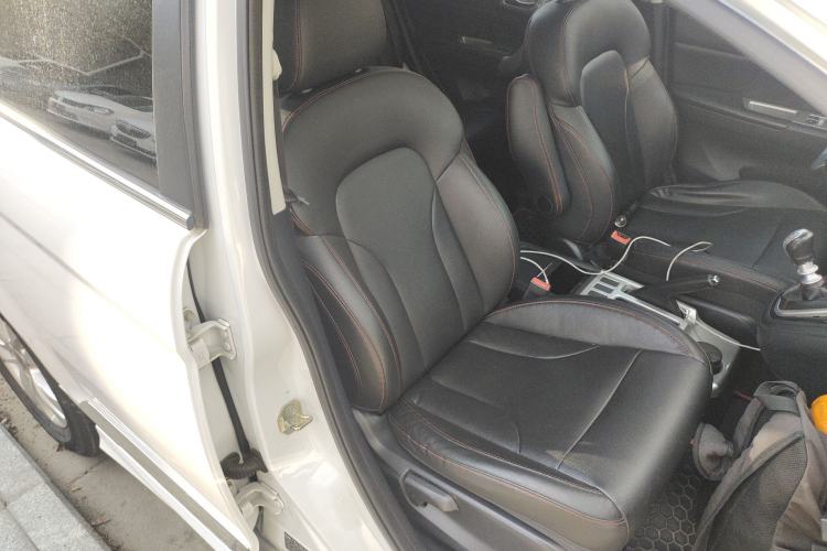 Used Haval H6 2015 Upgraded Model 1.5T Manual Two-Wheel Drive Elite Version Right Front Seat