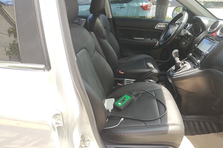 Used Haval H6 2015 Upgraded Model 1.5T Manual Two-Wheel Drive Elite Version Right Front Seat