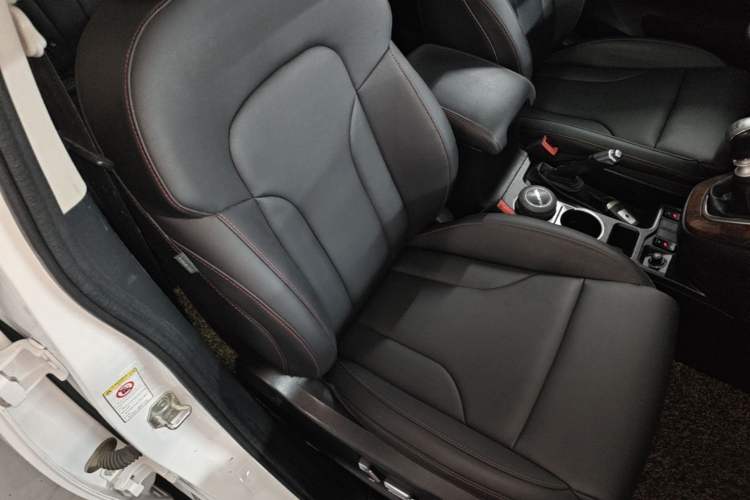 Used Haval H6 2015 Revised Version Sport Edition 1.5T Manual Transmission Two-Wheel Drive Elite Grade Right Front Seat