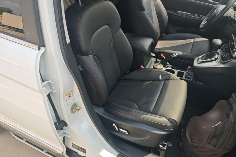 Used Haval H6 2015 Sport Edition 1.5T Automatic Two-Wheel Drive Luxury Model Right Front Seat