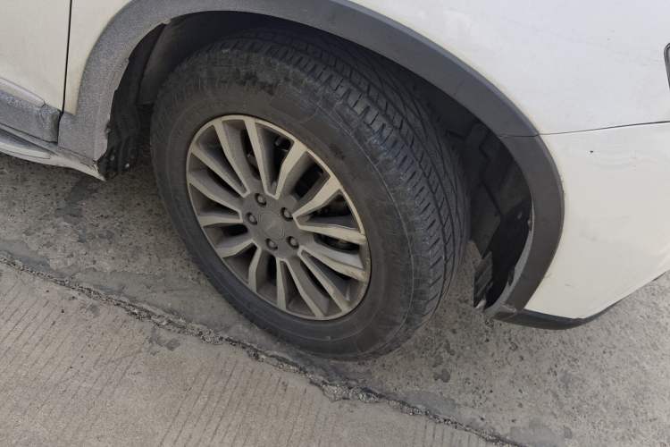 Used Haval H6 2015 Sport Edition 1.5T Automatic Two-Wheel Drive Luxury Model Right Front Wheel Hub