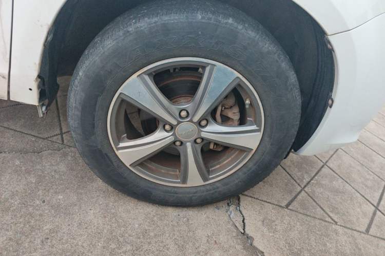 Used Haval H6 2015 Upgraded Model 1.5T Manual Two-Wheel Drive Elite Version Right Front Wheel Hub