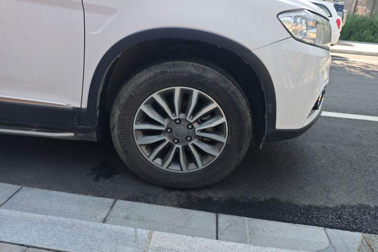 Used Haval H6 2015 Sport Edition 1.5T Automatic Two-Wheel Drive Luxury Model Right Front Wheel Hub