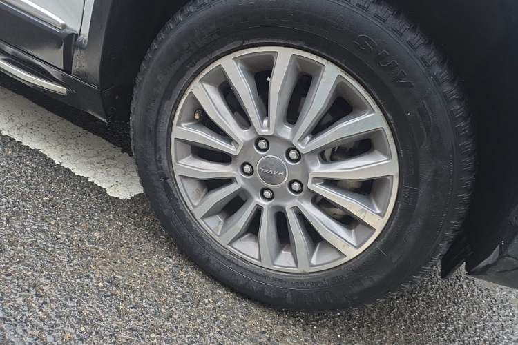 Used Haval H6 2015 Sport Edition 1.5T Automatic Two-Wheel Drive Luxury Model Right Front Wheel Hub