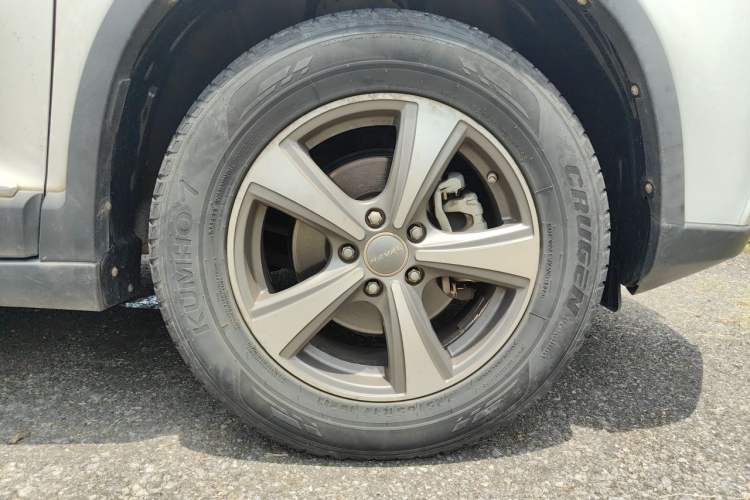 Used Haval H6 2015 Sport Edition 1.5T Manual Two-Wheel Drive Elite Model Right Front Wheel Hub