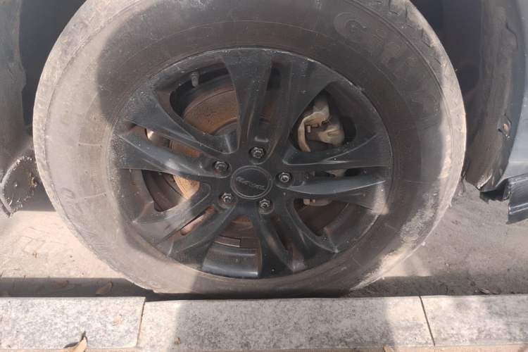 Used Haval H6 2015 Upgraded Model 1.5T Manual Two-Wheel Drive Elite Version Right Front Wheel Hub