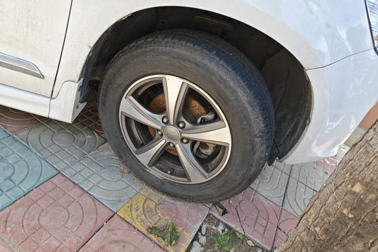 Used Haval H6 2015 Upgraded Model 1.5T Manual Two-Wheel Drive Elite Version Right Front Wheel Hub