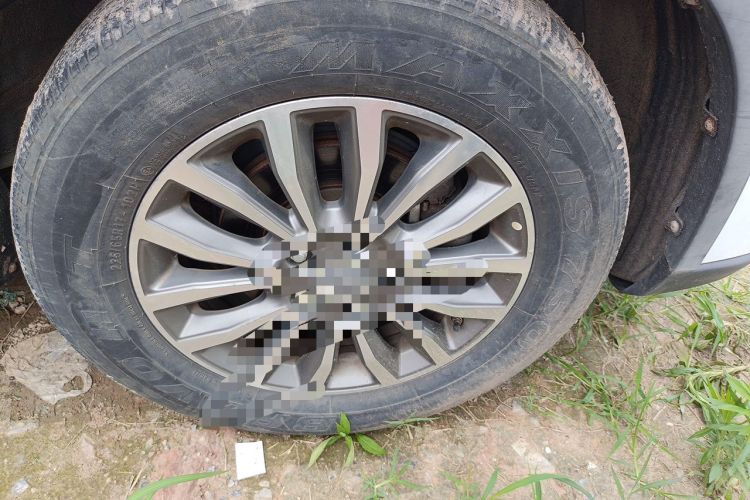 Used Haval H6 2015 Sport Edition 1.5T Automatic Two-Wheel Drive Luxury Model Right Front Wheel Hub