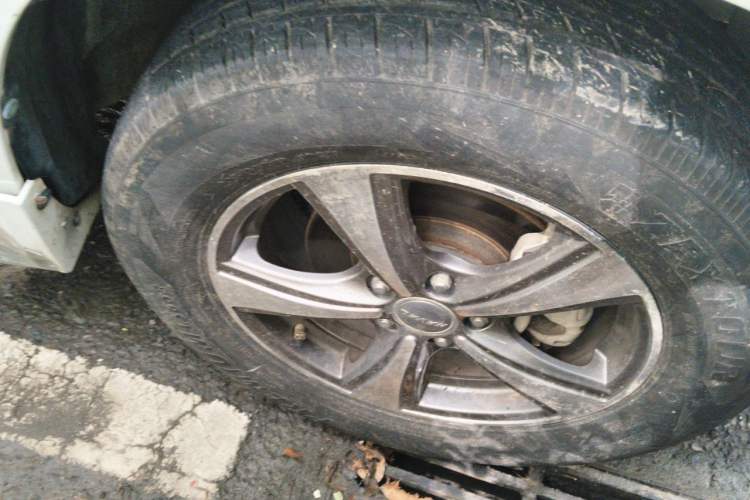 Used Haval H6 2015 Upgraded Model 1.5T Manual Two-Wheel Drive Elite Version Right Front Wheel Hub