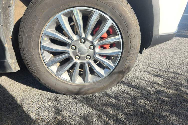 Used Haval H6 2015 Sport Edition 1.5T Automatic Two-Wheel Drive Luxury Model Right Front Wheel Hub