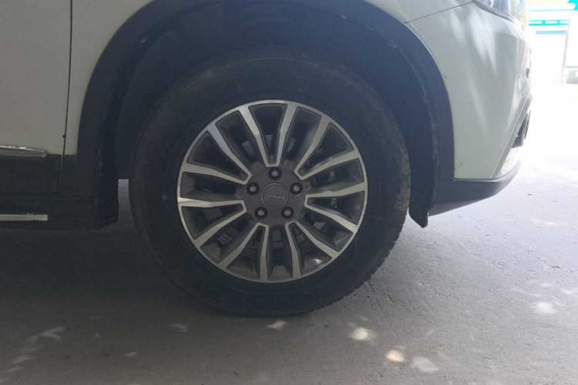 Used Haval H6 2015 Sport Edition 1.5T Automatic Two-Wheel Drive Luxury Model Right Front Wheel Hub
