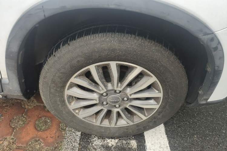 Used Haval H6 2015 Sport Edition 1.5T Automatic Two-Wheel Drive Luxury Model Right Front Wheel Hub