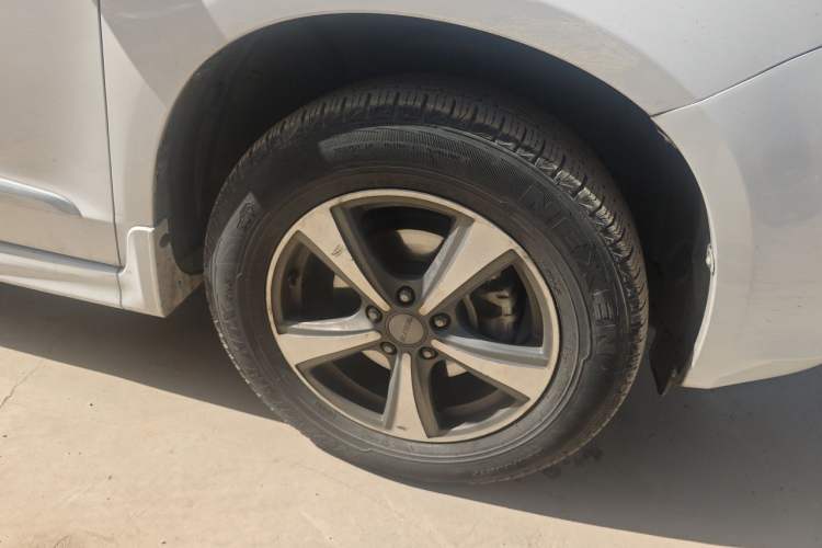 Used Haval H6 2015 Upgraded Model 1.5T Manual Two-Wheel Drive Elite Version Right Front Wheel Hub