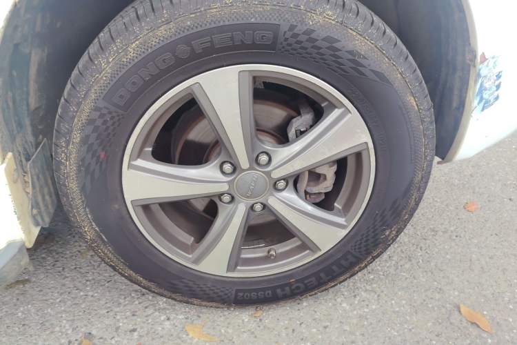 Used Haval H6 2015 Upgraded Model 1.5T Manual Two-Wheel Drive Elite Version Right Front Wheel Hub