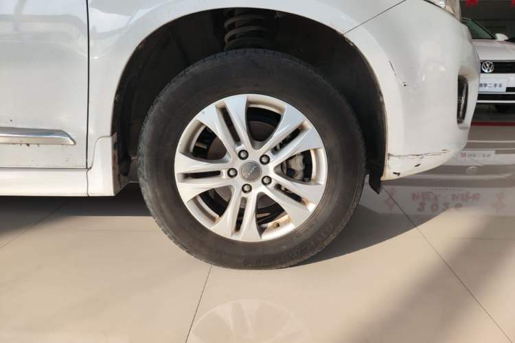 Used Haval H6 2015 Upgraded Model 1.5T Manual Two-Wheel Drive Elite Version Right Front Wheel Hub