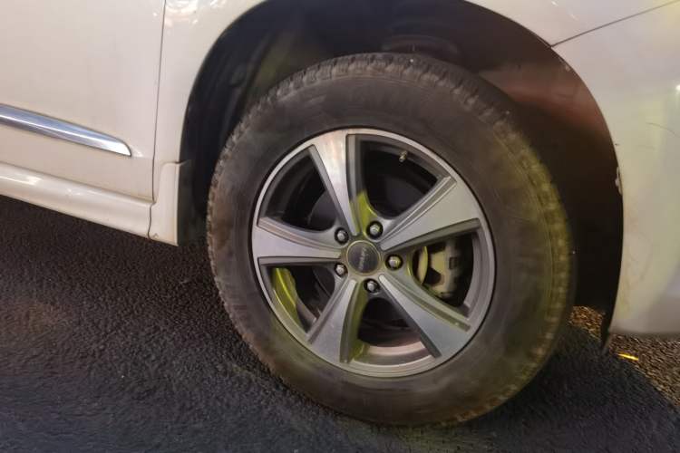 Used Haval H6 2015 Upgraded Model 1.5T Manual Two-Wheel Drive Elite Version Right Front Wheel Hub