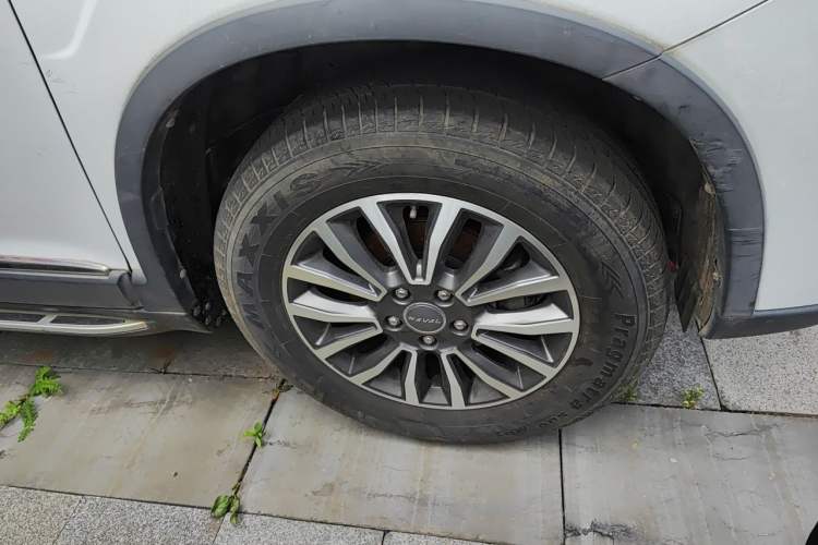 Used Haval H6 2015 Sport Edition 1.5T Automatic Two-Wheel Drive Luxury Model Right Front Wheel Hub