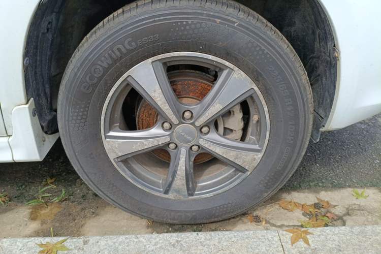 Used Haval H6 2015 Upgraded Model 1.5T Manual Two-Wheel Drive Elite Version Right Front Wheel Hub