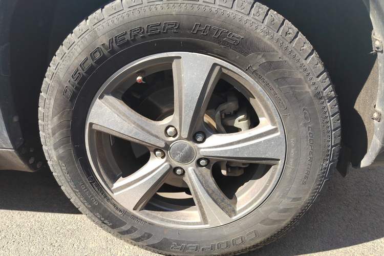 Used Haval H6 2015 Revised Version Sport Edition 1.5T Manual Transmission Two-Wheel Drive Elite Grade Right Front Wheel Hub
