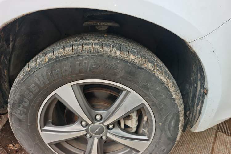 Used Haval H6 2015 Upgraded Model 1.5T Manual Two-Wheel Drive Elite Version Right Front Wheel Hub