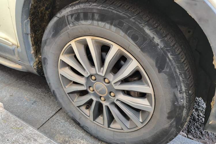 Used Haval H6 2015 Sport Edition 1.5T Automatic Two-Wheel Drive Luxury Model Right Front Wheel Hub