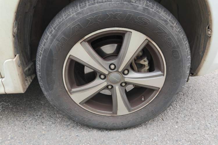 Used Haval H6 2015 Upgraded Model 1.5T Manual Two-Wheel Drive Elite Version Right Front Wheel Hub