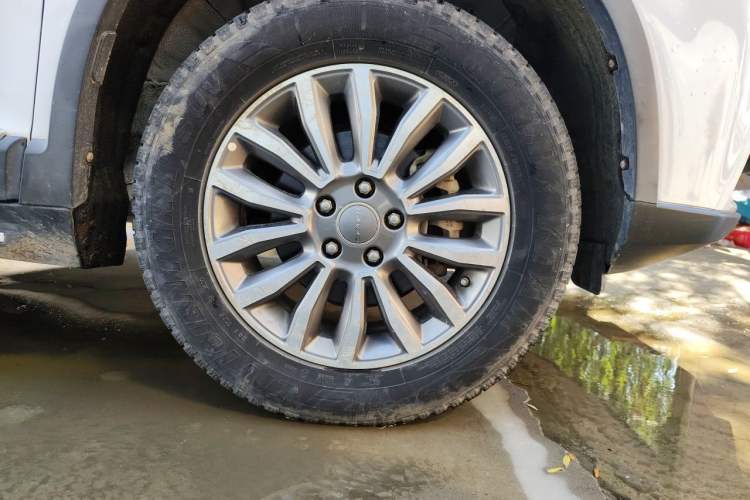 Used Haval H6 2015 Sport Edition 1.5T Automatic Two-Wheel Drive Luxury Model Right Front Wheel Hub