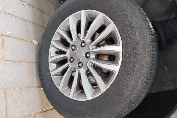 Used Haval H6 2015 Sport Edition 1.5T Automatic Two-Wheel Drive Luxury Model Right Front Wheel Hub