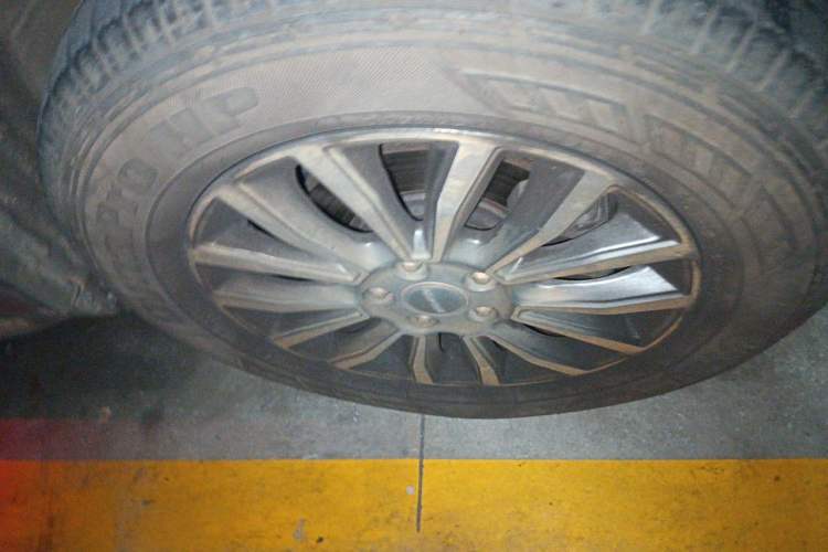 Used Haval H6 2015 Sport Edition 1.5T Automatic Two-Wheel Drive Luxury Model Right Front Wheel Hub