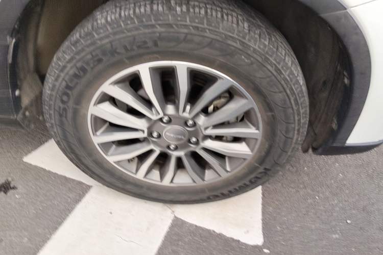 Used Haval H6 2015 Sport Edition 1.5T Automatic Two-Wheel Drive Luxury Model Right Front Wheel Hub