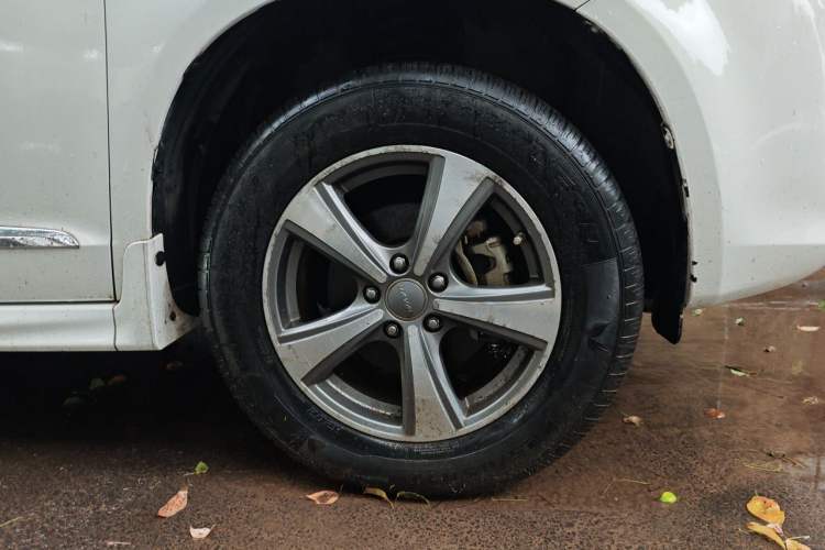 Used Haval H6 2015 Upgraded Model 1.5T Manual Two-Wheel Drive Elite Version Right Front Wheel Hub