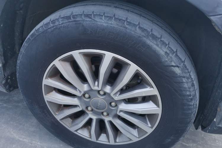 Used Haval H6 2015 Sport Edition 1.5T Automatic Two-Wheel Drive Luxury Model Right Front Wheel Hub