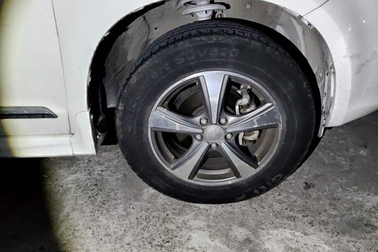 Used Haval H6 2015 Upgraded Model 1.5T Manual Two-Wheel Drive Elite Version Right Front Wheel Hub